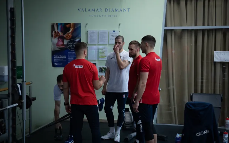 Ekskluzivne fotografije prvog treninga Kauboja: Bez Duvnjaka i Horvata, sve nadzirao Lino Červar