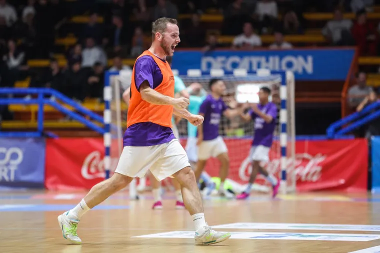 Imali dva gola razlike pa 30 sekundi prije kraja primili autogol za izjednačenje, a onda ispali na penale
