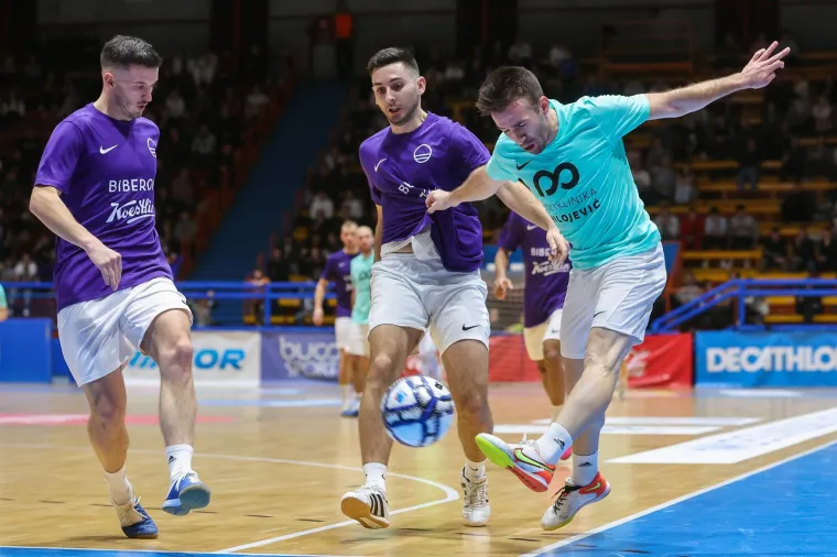 Imali dva gola razlike pa 30 sekundi prije kraja primili autogol za izjednačenje, a onda ispali na penale