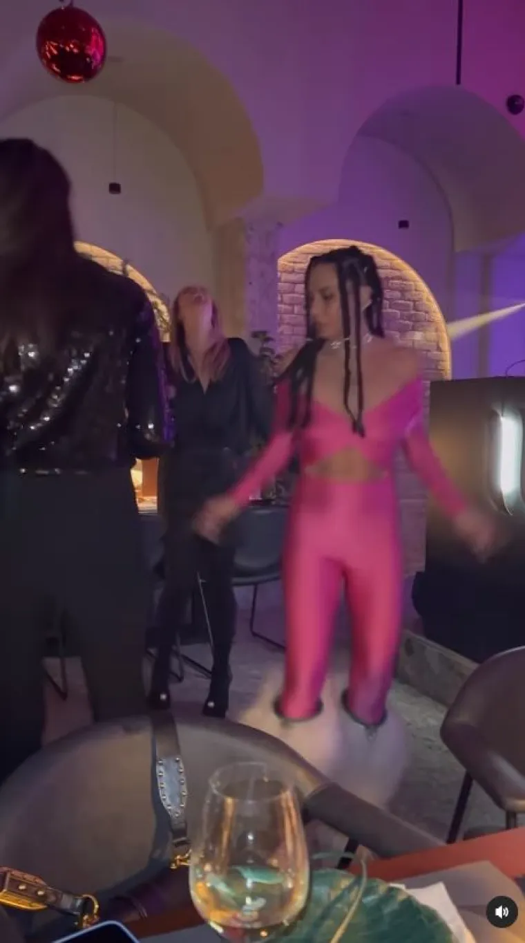 Kotromanić cijeli mjesec slavi rođendan, i to uvijek u kombinacijama u kojima se samo ona usudi osvanuti u gradu