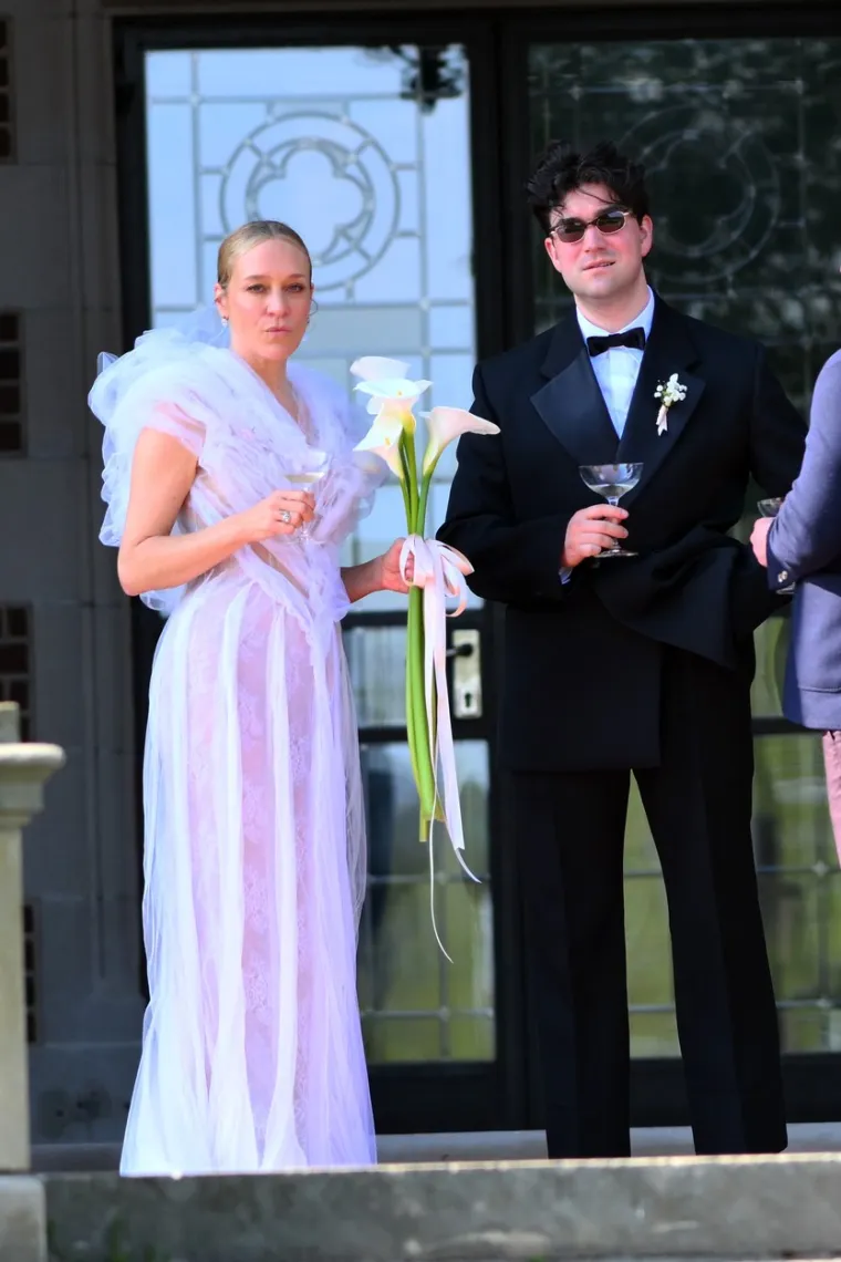 Ravnatelj prestižne galerije Karma Art, Siniša Mačković, na ovoj se listi našao zbog vjenčanja s američkom glumicom Chloë Sevigny.
