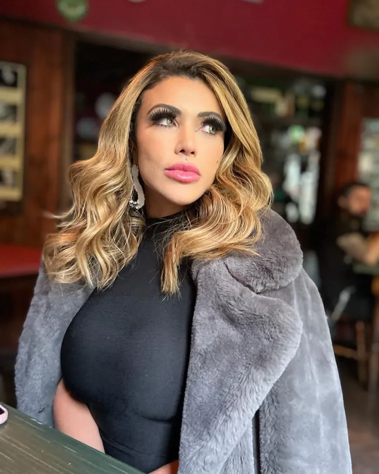 Seksi model otkrila tehnike koje jamče eksploziju orgazma,ali i lascivnu  božićnu želju