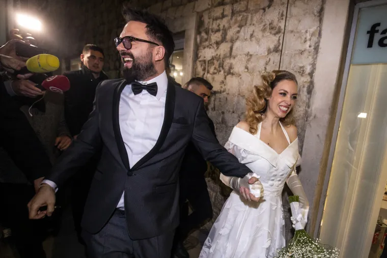 Split - Vjenčanje Hane Huljić i Petra Gra&scaron;e u crkvi sv. Dominika