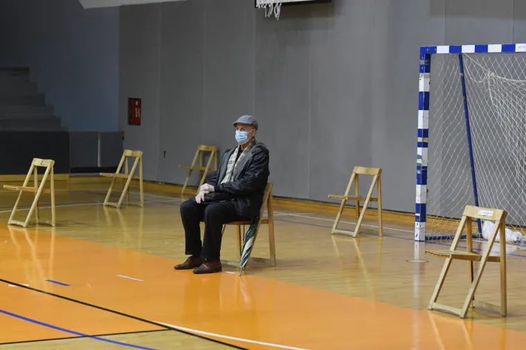 Unatoč manjem interesu, Zavod za javno zdrastvo &scaron;ibensko-kninske županije postavio je punkt za cijepljenje u sportskoj dvorani na Baldekinu