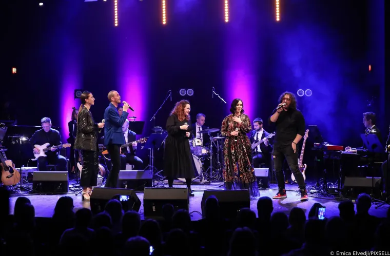 Na poznatoj pozornici sinoć se izredalo mno&scaron;tvo zvijezda, ali svi su gledali u Vannu i njezine nevjerojatne noge