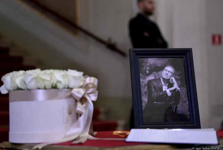 Supruga i kći neutješne, a i legende estrade teško se opraštaju od Massima: 'Uhvatili smo se smisla i besmisla...'