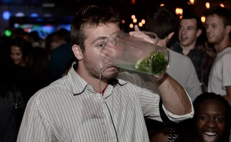 Gdje čekati Novu? Samo neka je &scaron;to dalje od njih! i danas u klubovima prepričavaju &scaron;to su izveli u suradnji s alkoholom