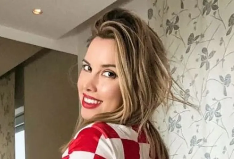 Nives vrućom objavom oborila fanove s nogu, uskočila u minijaturni bikini i pokazala atribute: 'Nedostaju li i vama visoki celzijusi'