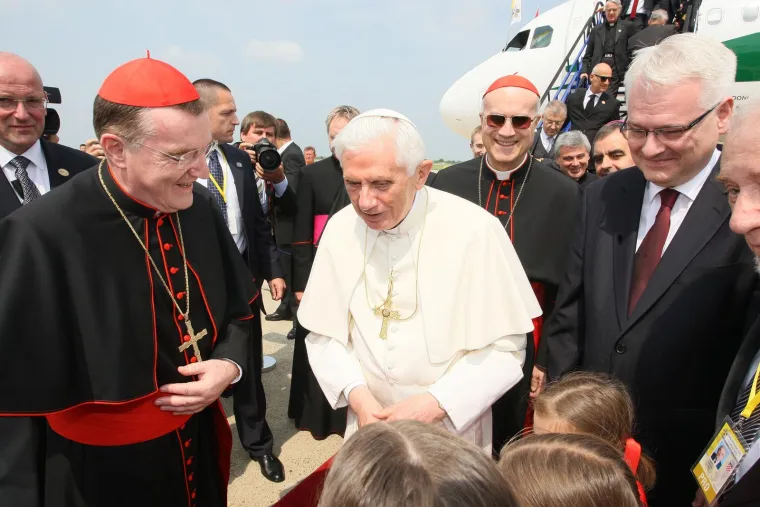 Zagreb je prije 11 godina dočekao Benedikta XVI: Pola milijuna s njim je molilo na hipodromu