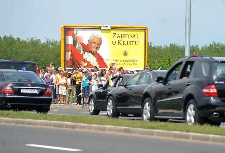 Zagreb je prije 11 godina dočekao Benedikta XVI: Pola milijuna s njim je molilo na hipodromu