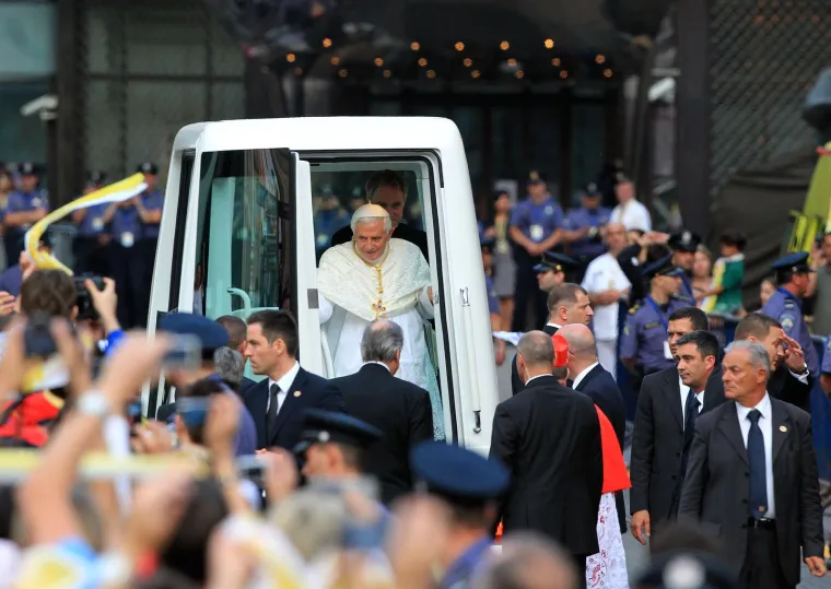 Zagreb je prije 11 godina dočekao Benedikta XVI: Pola milijuna s njim je molilo na hipodromu
