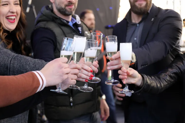 Hrvati su odlučili pošteno oprostiti se od 2022.: Novu godinu već su dočekali u Fužinama, Zadru, Samoboru, Sinju...