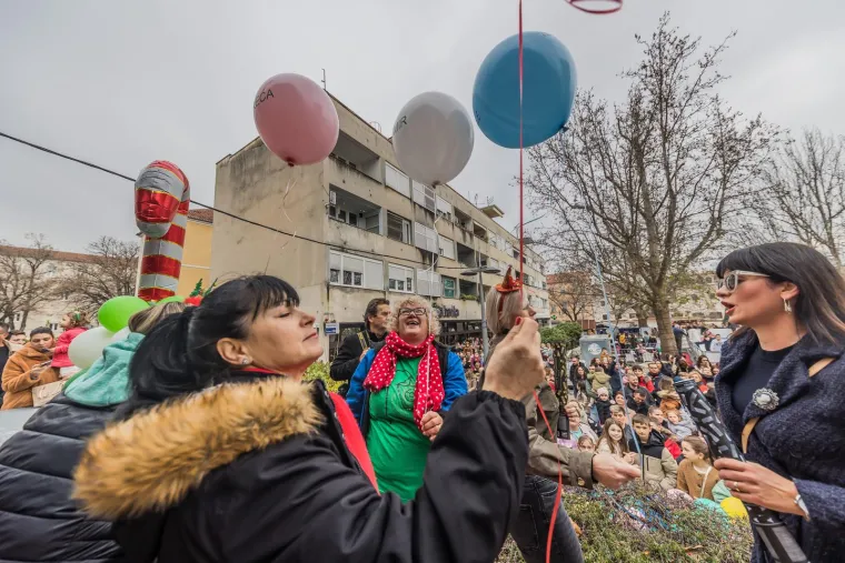 Hrvati su odlučili pošteno oprostiti se od 2022.: Novu godinu već su dočekali u Fužinama, Zadru, Samoboru, Sinju...