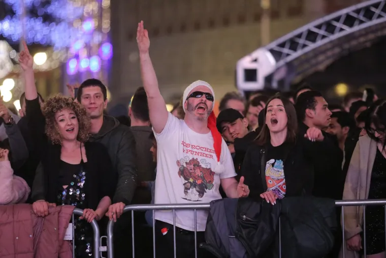 Kako je izgledao doček Nove u Zagrebu: Gorilo je na trgu, Pipsi izazvali ludnicu, ni Toma&scaron;ević se nije mogao suzdržati