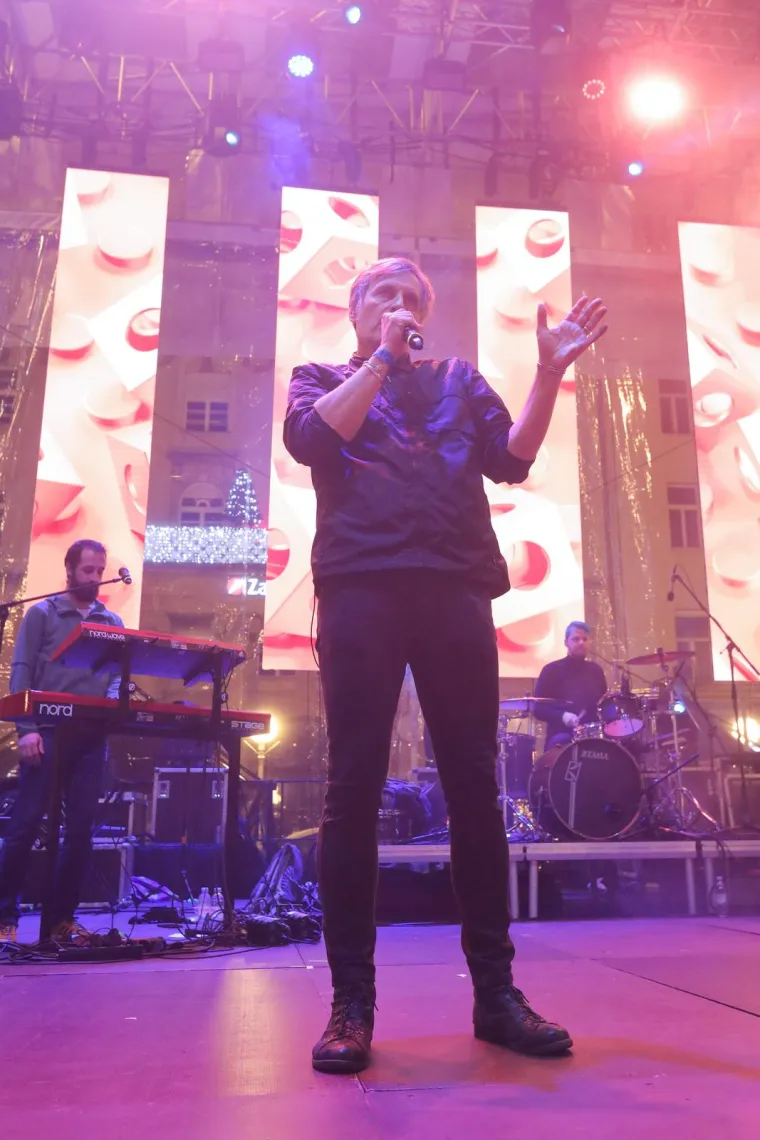 Kako je izgledao doček Nove u Zagrebu: Gorilo je na trgu, Pipsi izazvali ludnicu, ni Toma&scaron;ević se nije mogao suzdržati