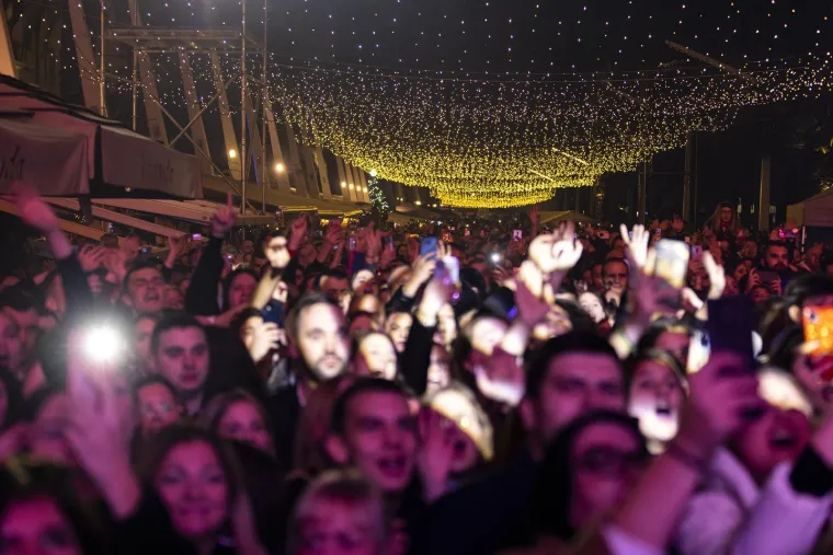 Splićane u Novu uvela Severina: Popularna pjevačica podigla atmosferu do usijanja