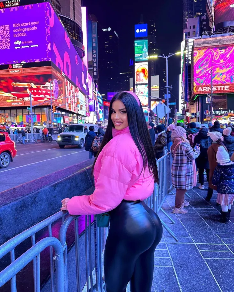 Ivana Knoll