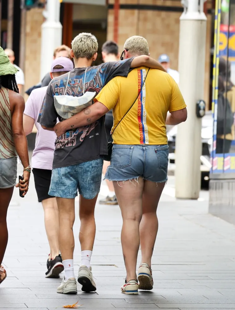&quot;Da, naravno da hoću, ali želim biti glasnogovornik svih. Znate, heteroseksualaca, homoseksualaca, biseksualaca... Svih. Ne želim da je ograničeno&quot;, tvrdio je glazbenik koji je 2019. godine istaknuo kako se ne osjeća ni kao žena ni kao muškarac.