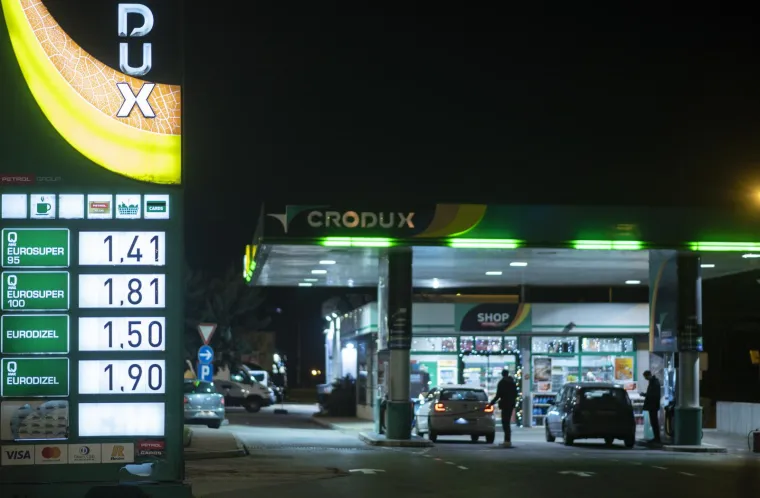 Svi požurili na benzinsku prije ponoći i novog poskupljenja: Evo kakve nas cijene čekaju sutra