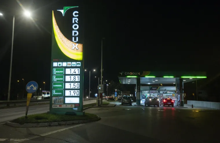 Svi požurili na benzinsku prije ponoći i novog poskupljenja: Evo kakve nas cijene čekaju sutra