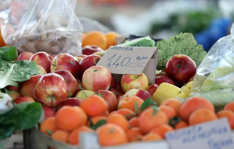 Usporedili smo slike s tržnica od danas i prije godinu dana. Ima iznenađenja, zbog jaja će vas zaboljeti...