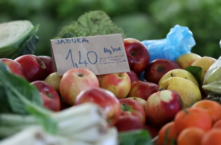 Usporedili smo slike s tržnica od danas i prije godinu dana. Ima iznenađenja, zbog jaja će vas zaboljeti...