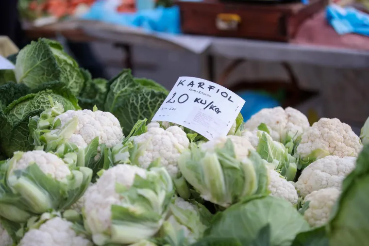 Usporedili smo slike s tržnica od danas i prije godinu dana. Ima iznenađenja, zbog jaja će vas zaboljeti...