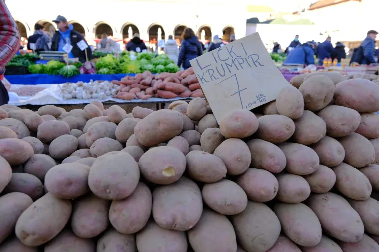 Usporedili smo slike s tržnica od danas i prije godinu dana. Ima iznenađenja, zbog jaja će vas zaboljeti...