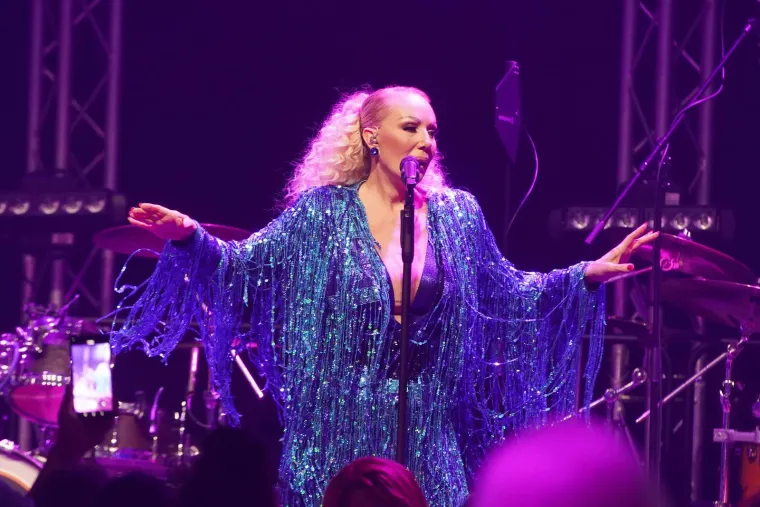 Lepa Brena