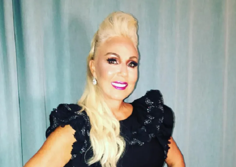 Dok svi pričaju o kontroverznoj Breninoj haljini, prisjetili smo se i drugih outfita u kojima je &scaron;okirala obožavatelje