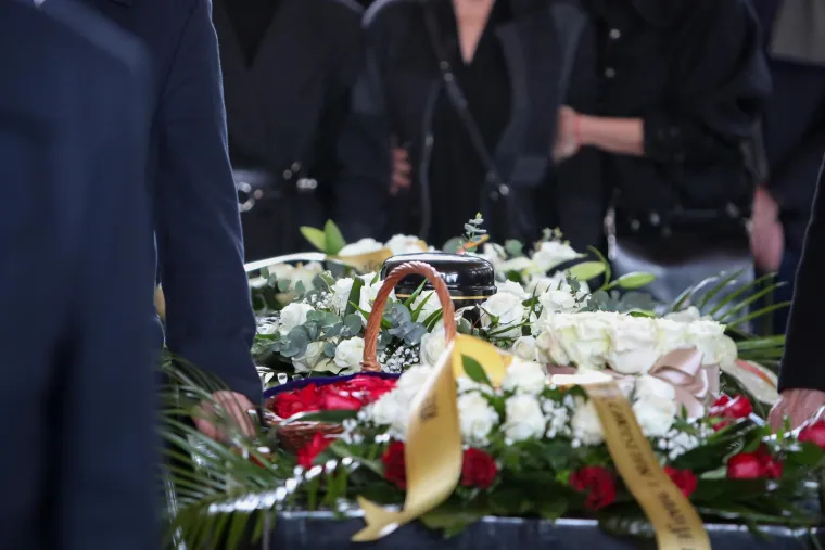 Hrvatska se danas opra&scaron;ta od Massima. Na Gradsko groblje Zadar stigli brojni glazbenici i prijatelji