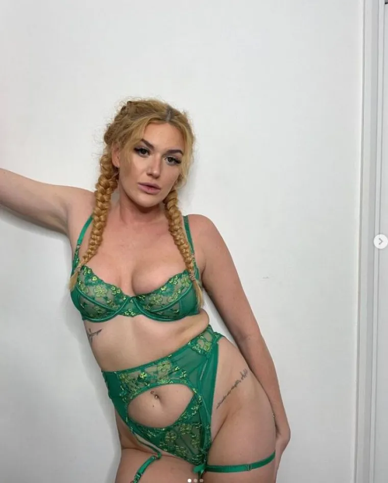 OnlyFans zvijezda &scaron;okirala priznanjem da ima dvije vagine - ali to nosi brojne probleme: 'Seks je prilično kompliciran...'