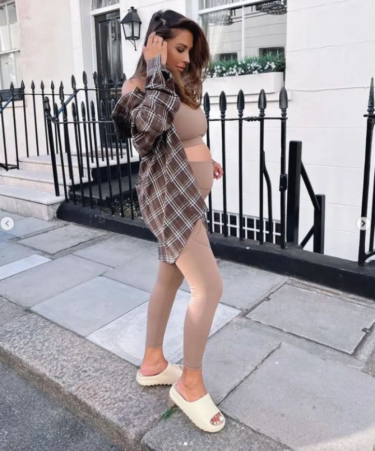 Novopečena mama pokazala zanosne obline u donjem rublju: 'Tako je te&scaron;ko ne uspoređivati ​​se s drugima na internetu'