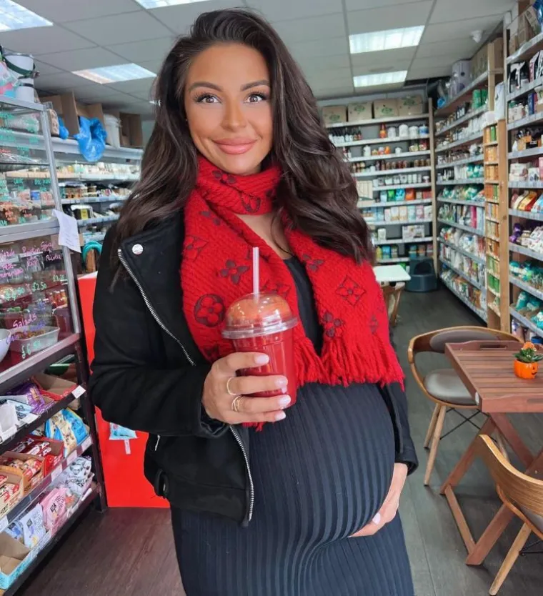 Novopečena mama pokazala zanosne obline u donjem rublju: 'Tako je te&scaron;ko ne uspoređivati ​​se s drugima na internetu'