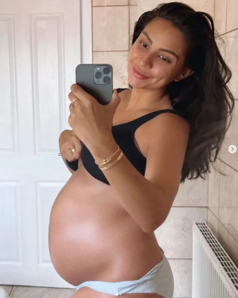 Novopečena mama pokazala zanosne obline u donjem rublju: 'Tako je te&scaron;ko ne uspoređivati ​​se s drugima na internetu'