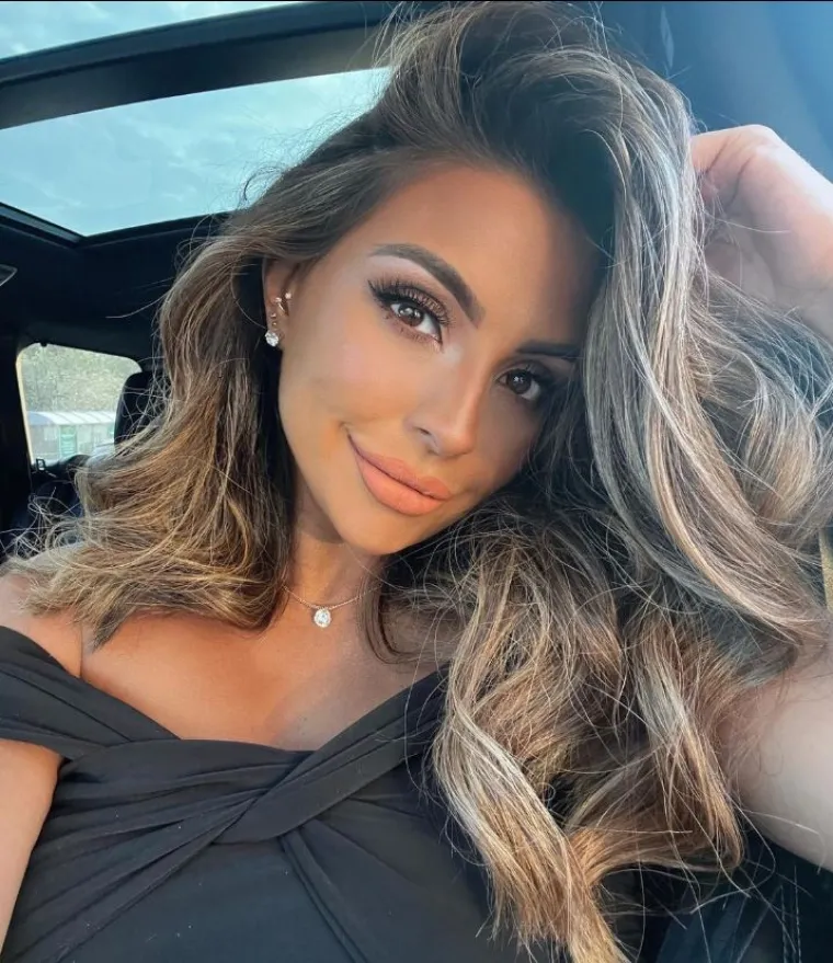 Novopečena mama pokazala zanosne obline u donjem rublju: 'Tako je te&scaron;ko ne uspoređivati ​​se s drugima na internetu'