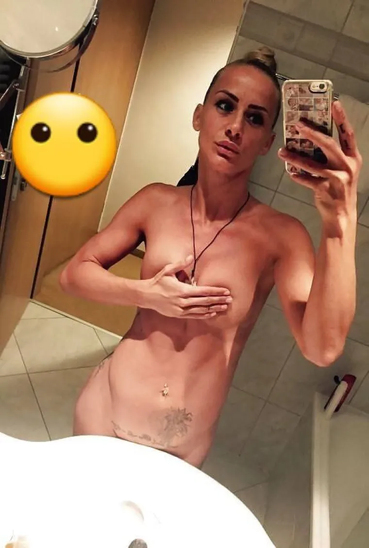 Skinula se gola i raširila noge: Procurile najeksplicitnije slike Milice Dabović ikad, 18+ fotke tresu internet