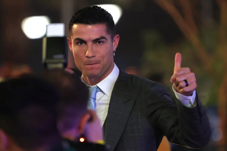 Cristiano Ronaldo na predstavljanje u novom klubu stigao s prekrasnom Georginom: 'Ja sam unikatan. Ugovor? Potpuno normalan za mene...'