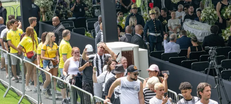 Procesija je gotova: Nakon &scaron;to mu je počast odalo preko 300 tisuća ljudi pokopan legendarni Pele