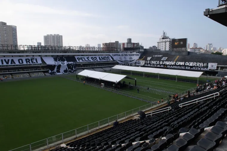 Procesija je gotova: Nakon &scaron;to mu je počast odalo preko 300 tisuća ljudi pokopan legendarni Pele