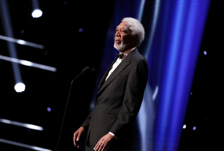 Morgan Freeman je 2008. godine imao prometnu nesreću u Mississippiju, a tada je izgubio nadzor nad vozilom i izletio s autoceste. Automobil mu se nekoliko puta prevrnuo i auto je na kraju bio toliko smrskan da su morali rezati lim kako bi izvukli Freemana. Freeman je u nesreći ozlijedio ruku do te mjere da je više gotovo ne može koristiti.