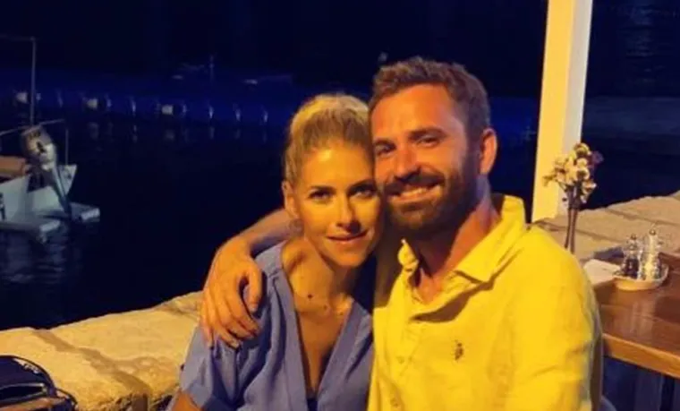 Jelena je nedavno izjavila kako je od prijatelja, nakon objave o razvodu, dobila bezuvjetnu podršku: &quot;Moj intimni krug je sa mnom cijeli život i jako se dobro poznajemo i vjerujemo si. Svi su znali da odluku nisam donijela slučajno&quot;, rekla je.
