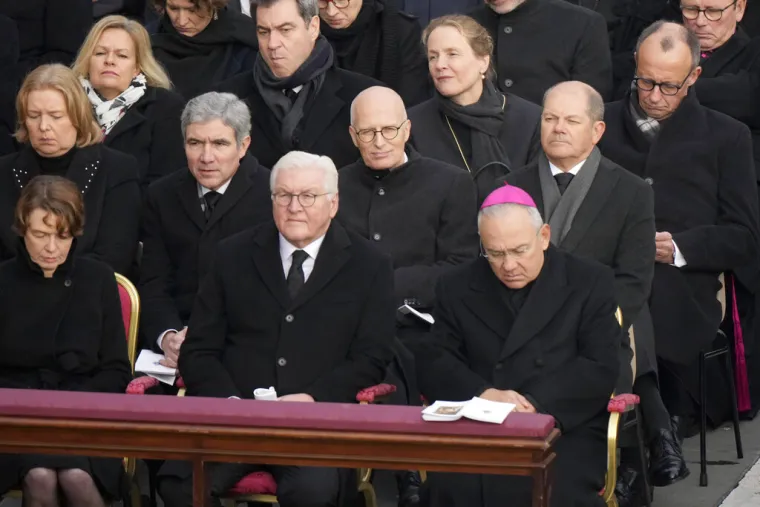 Njemački predsjednik Frank-Walter Steinmeier i njemački kancelar Olaf Scholz
