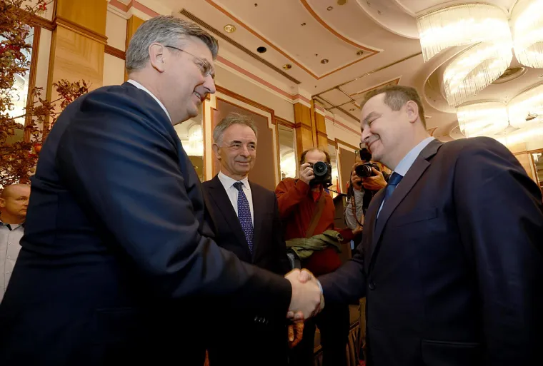 Dačić stigao u Zagreb, tu je i Plenković, evo tko je sve na božićnom domjenku SNV-a