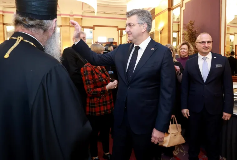 Kamere su najviše snimale njega, a premijer nije razočarao: Pogledajte što je sve izvodio i kako je izgledao njegov susret s uglednim gostom