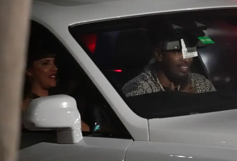 Ivana Knoll šarmirala slavnog holivudskog glumca, paparazzi je snimili kako ulazi u njegov auto i nestaje u noći!