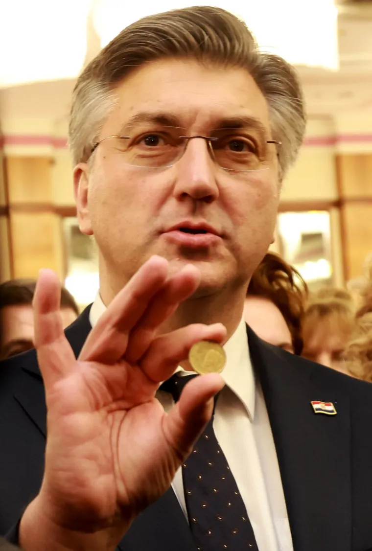 Od svih na domjenku SNV-a Plenković je imao najviše razloga za sreću: Ne, nije u pitanju politički uspjeh nego nešto puno prizemnije
