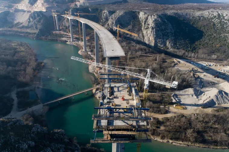 Hercegovina ima svoj 'Pelješki most': Pogledajte kakvog nadrealnog ljepotana grade, a koji bi trebao spojiti obale Neretve