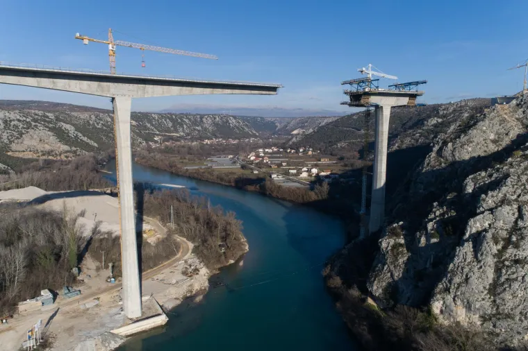 Hercegovina ima svoj 'Pelješki most': Pogledajte kakvog nadrealnog ljepotana grade, a koji bi trebao spojiti obale Neretve