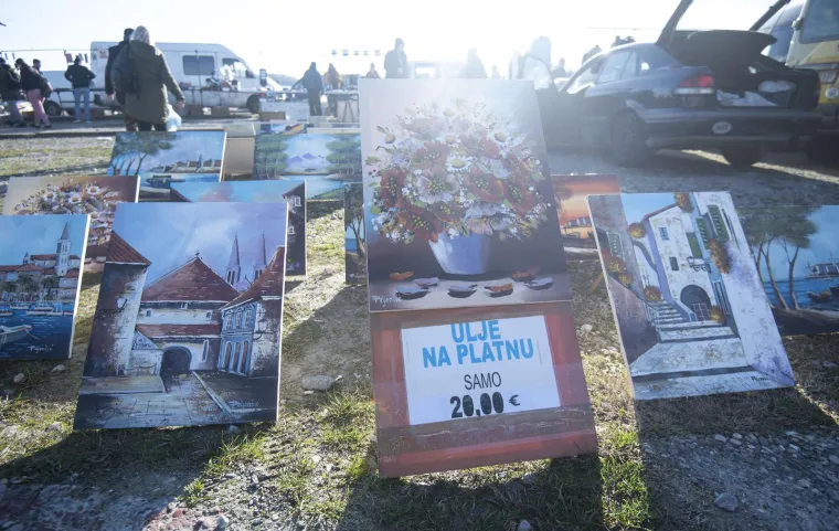 Hrvati navalili na najpoznatiji zagrebački sajam. Plaća se u eurima, a na akciji je sve: Od kobasica, pa do bicikla i 'štikli za koke'